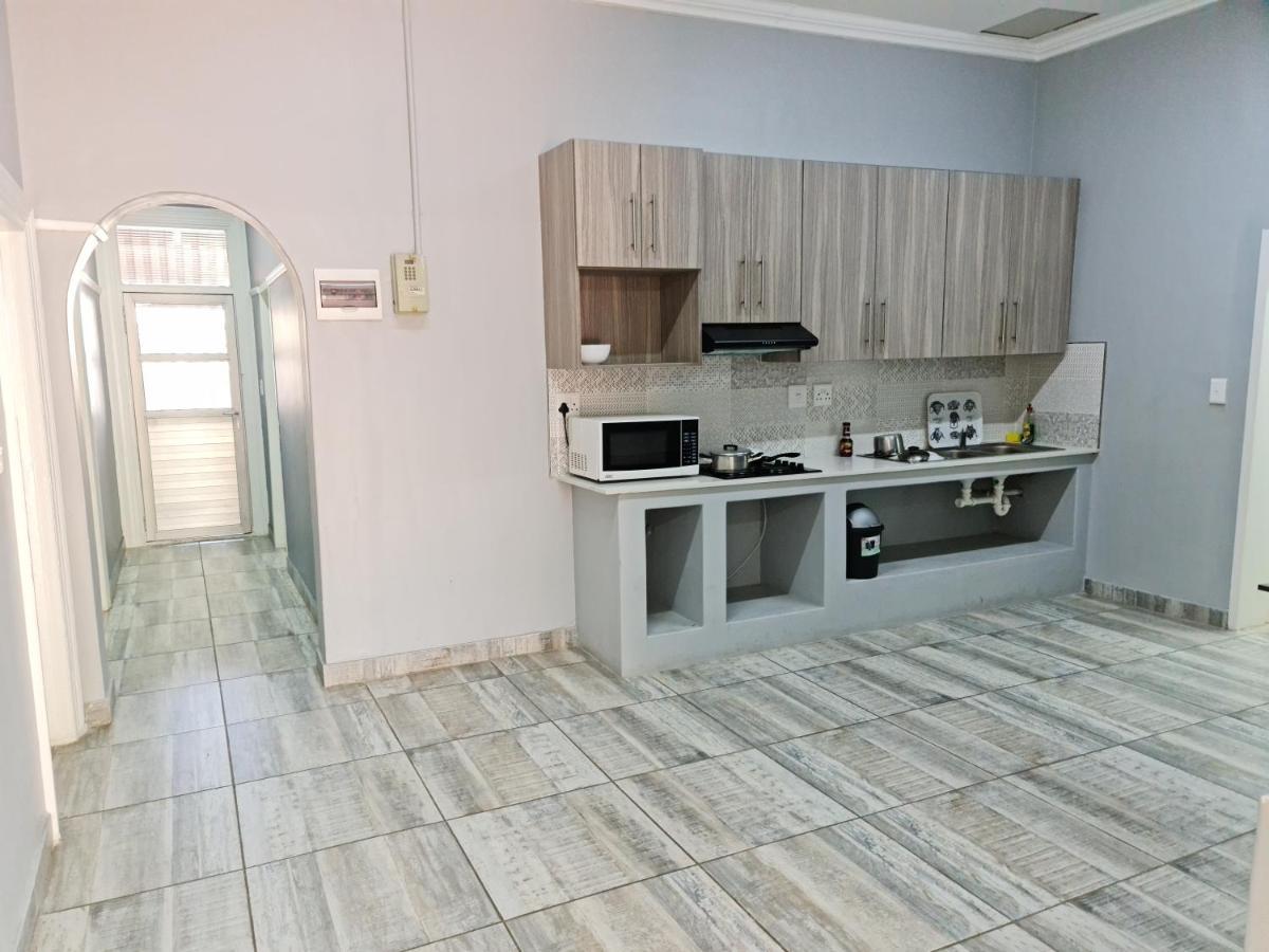 Hasate 10 Florence Street Oakdale Belliville 7530 South African Guest house Cape Town