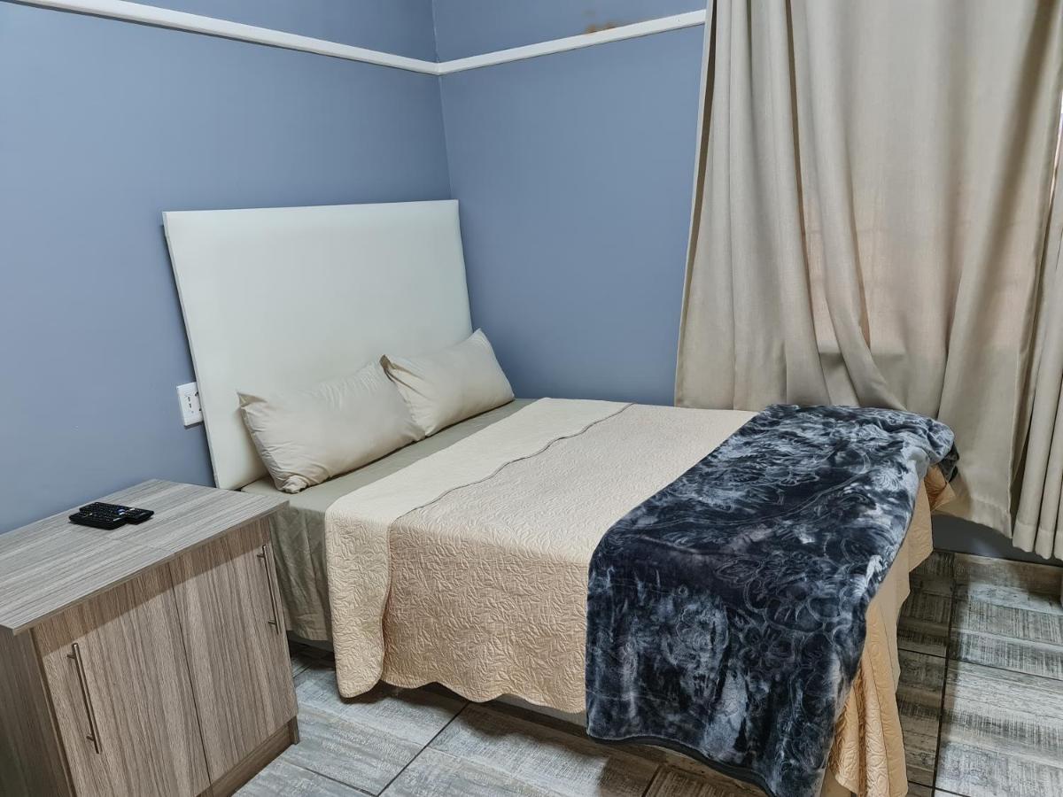 Guest house Hasate 10 Florence Street Oakdale Belliville 7530 South African