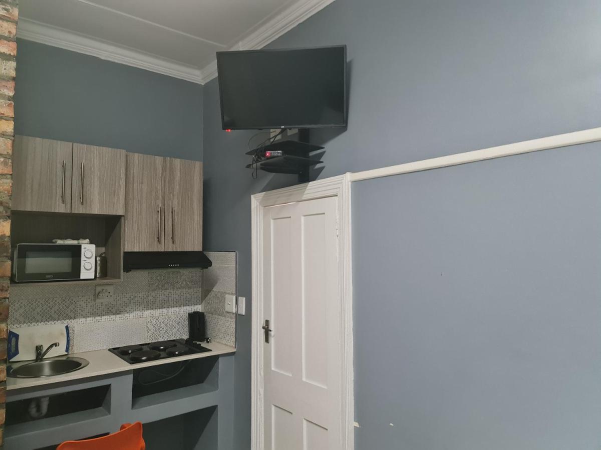 Hasate 10 Florence Street Oakdale Belliville 7530 South African Guest house Cape Town