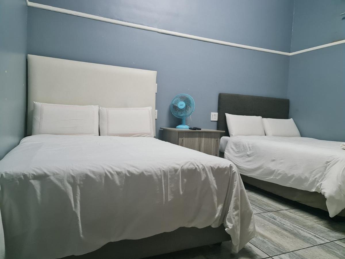 Hasate 10 Florence Street Oakdale Belliville 7530 South African 2*