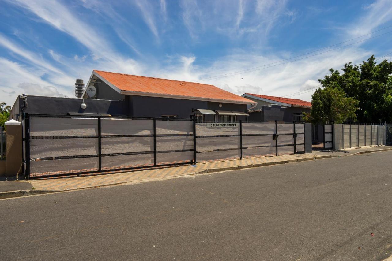 Guest house Hasate 10 Florence Street Oakdale Belliville 7530 South African