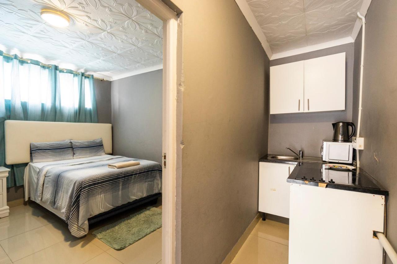 Hasate 10 Florence Street Oakdale Belliville 7530 South African Guest house 2*