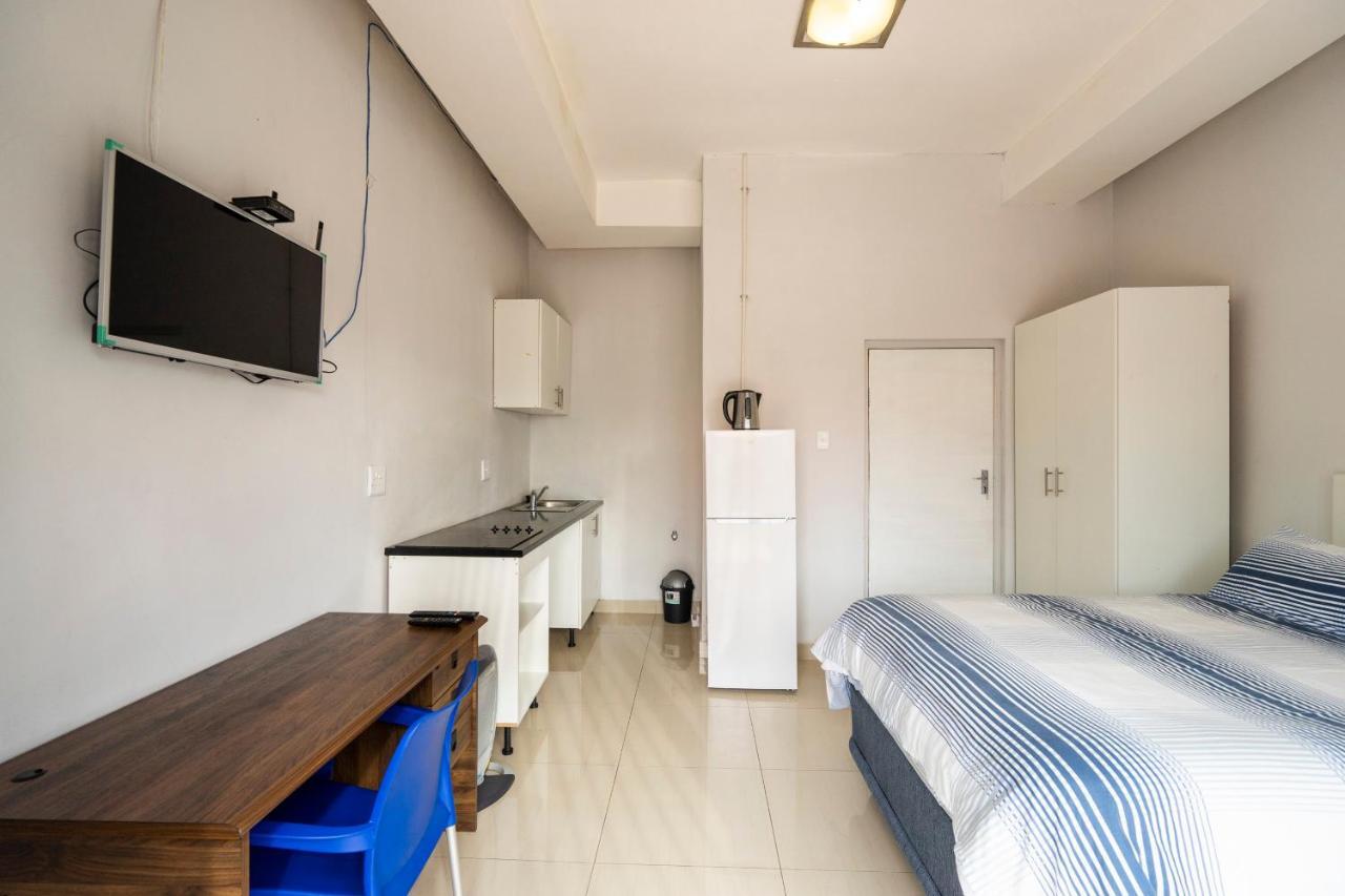 Guest house Hasate 10 Florence Street Oakdale Belliville 7530 South African 2*