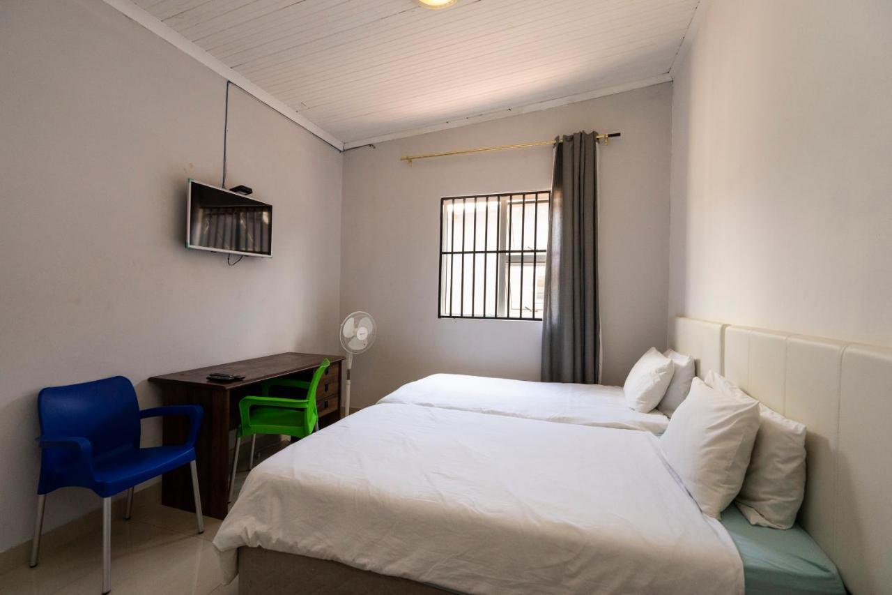 Hasate 10 Florence Street Oakdale Belliville 7530 South African